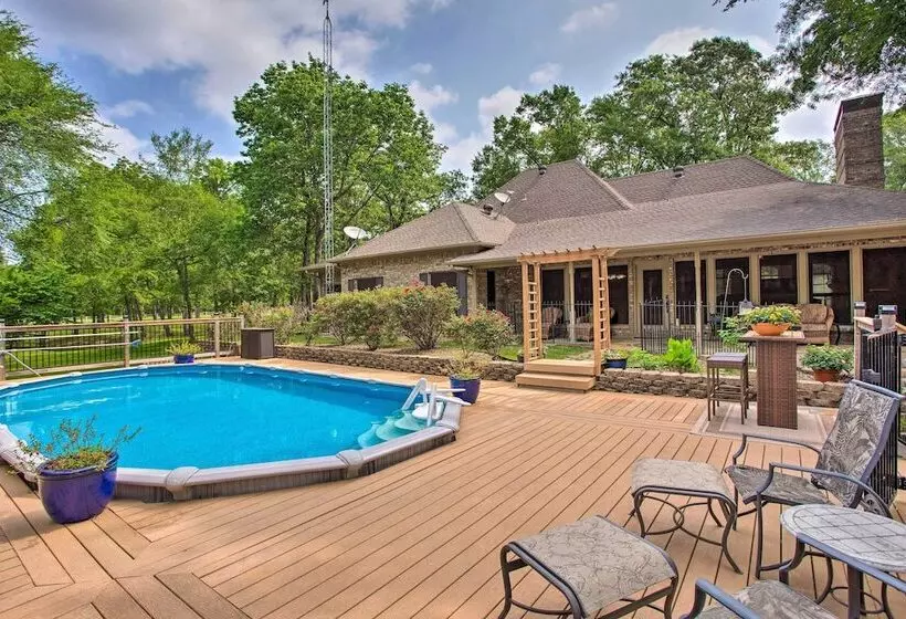Happy Trails Hideout W/ New Bunk House & Hot Tub!