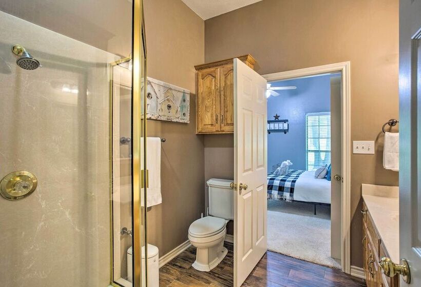 Happy Trails Hideout W/ New Bunk House & Hot Tub!