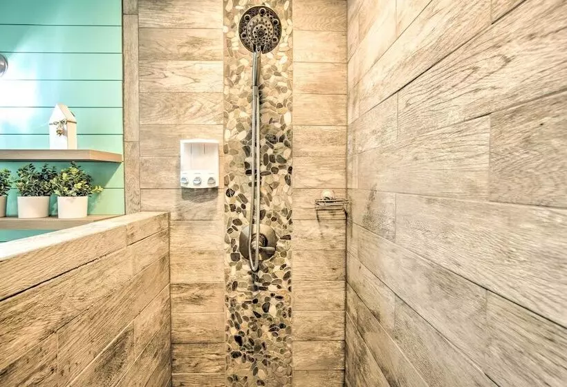 Happy Trails Hideout W/ New Bunk House & Hot Tub!