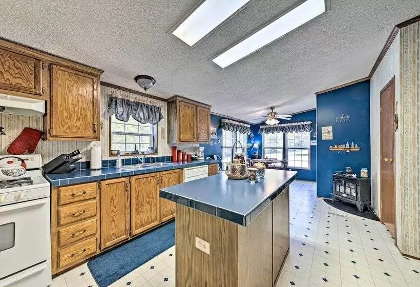 Haven In The Woods W/ 150 Acres, 2 Ponds