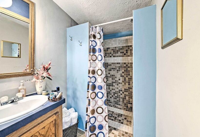 Haven In The Woods W/ 150 Acres, 2 Ponds