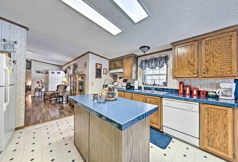 Haven In The Woods W/ 150 Acres, 2 Ponds