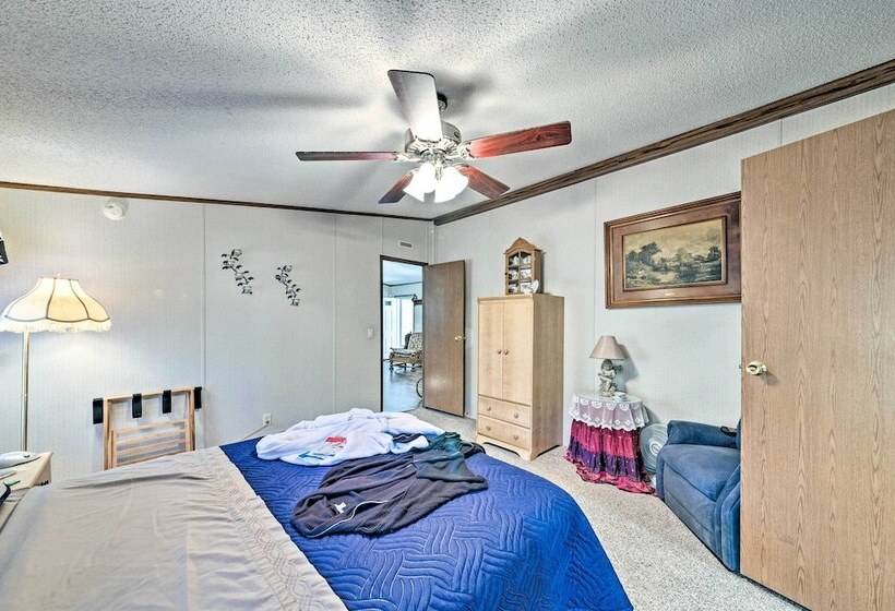 Haven In The Woods W/ 150 Acres, 2 Ponds