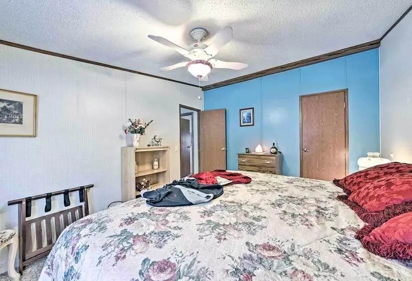 Haven In The Woods W/ 150 Acres, 2 Ponds