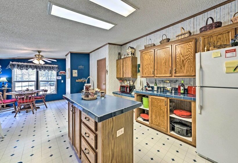 Haven In The Woods W/ 150 Acres, 2 Ponds