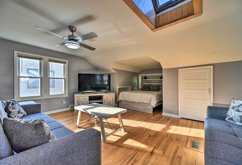 Historic Dearborn Home: 13 Mi To Downtown Detroit!