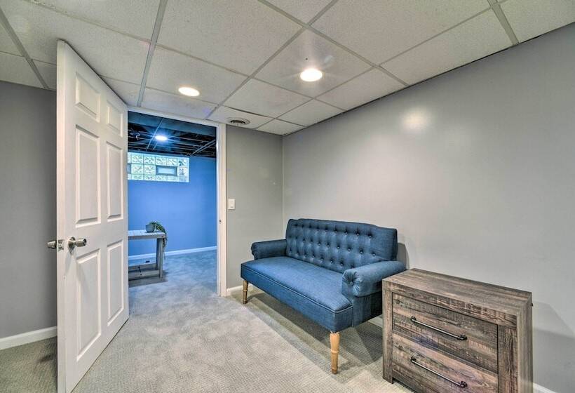 Historic Dearborn Home: 13 Mi To Downtown Detroit!