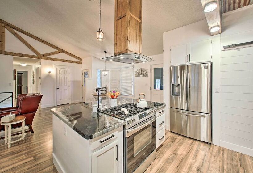 15 Mi To Hot Springs Nat L Park: Home W/ Fire Pit!