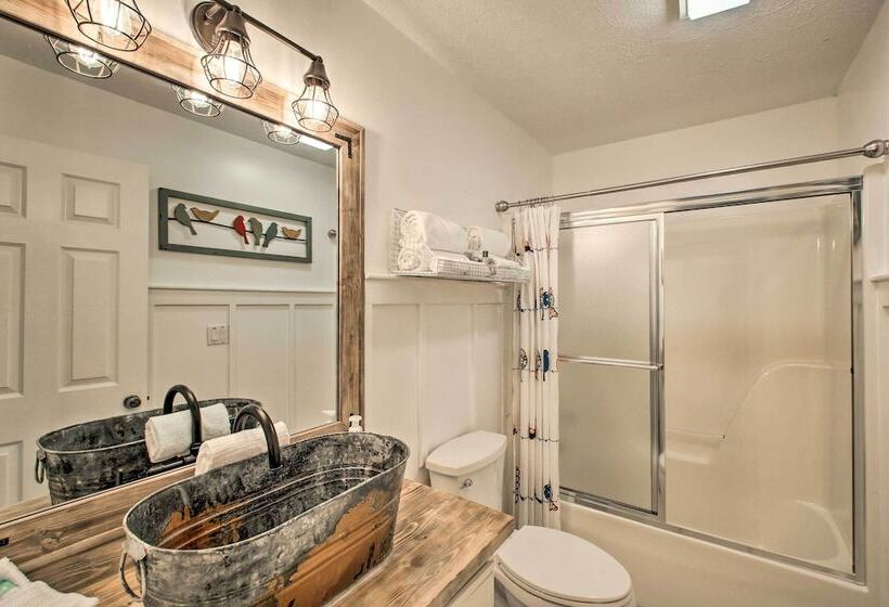 15 Mi To Hot Springs Nat L Park: Home W/ Fire Pit!