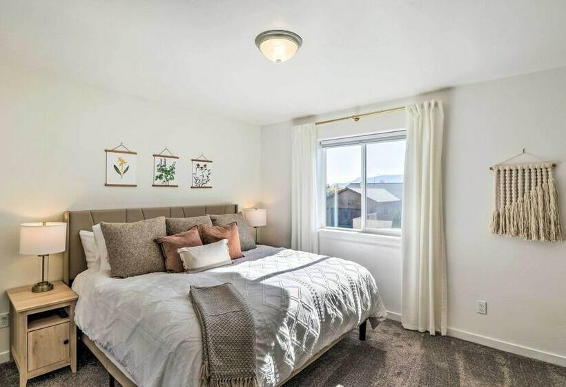 Kalispell Home W/ 2 Suites ~ 35 Mi To Glacier