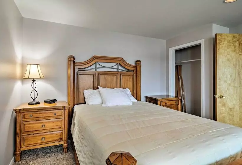 Lakefront Boyne Home W/ Deck, Walk To Downtown!