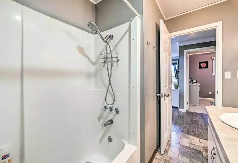 Lakefront Hideaway W/ Dock, Kayaks, Fire Pit!