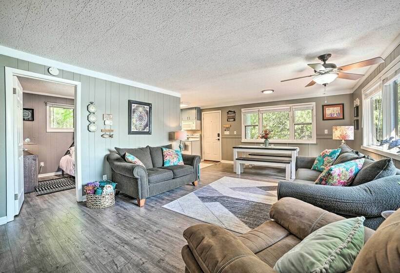 Lakefront Hideaway W/ Dock, Kayaks, Fire Pit!