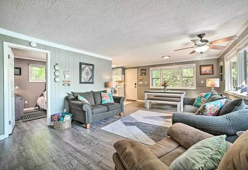 Lakefront Hideaway W/ Dock, Kayaks, Fire Pit!