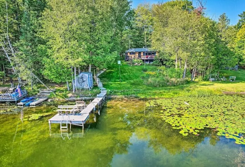 Lakefront Hideaway W/ Dock, Kayaks, Fire Pit!