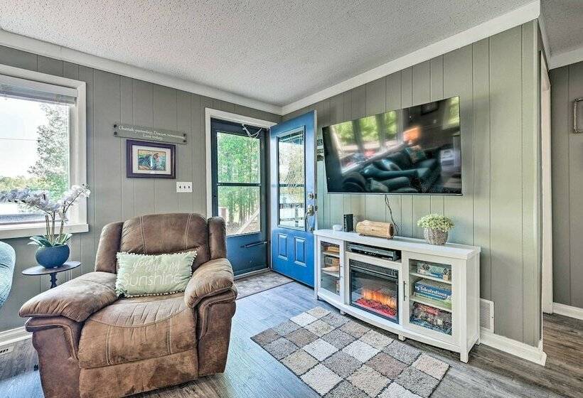 Lakefront Hideaway W/ Dock, Kayaks, Fire Pit!