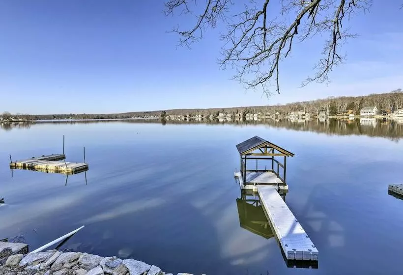 Lakefront Home: 2 Mi To Air Line State Park Trail!