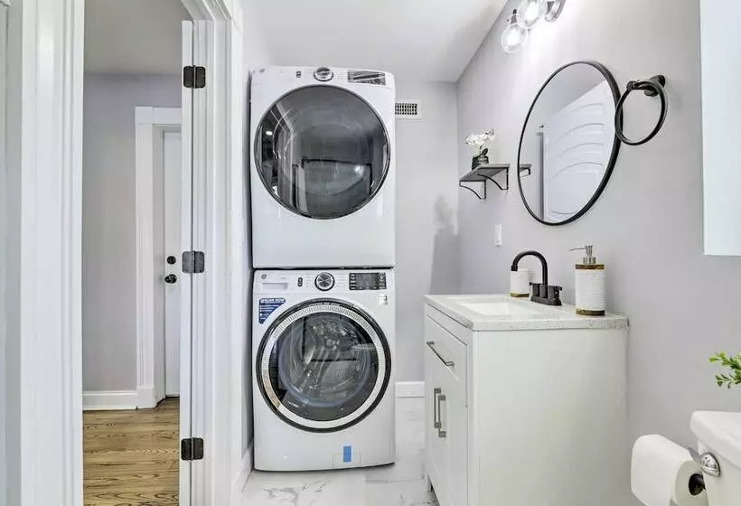 Lakefront Home: 2 Mi To Air Line State Park Trail!