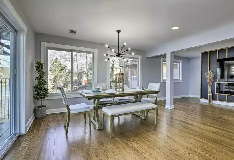 Lakefront Home: 2 Mi To Air Line State Park Trail!