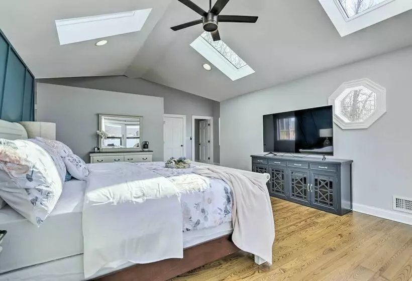 Lakefront Home: 2 Mi To Air Line State Park Trail!