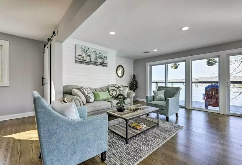 Lakefront Home: 2 Mi To Air Line State Park Trail!