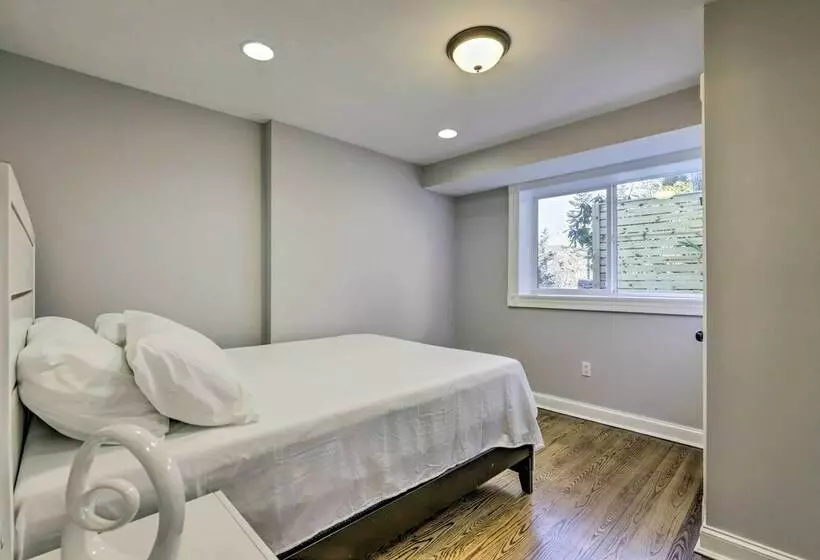 Lakefront Home: 2 Mi To Air Line State Park Trail!