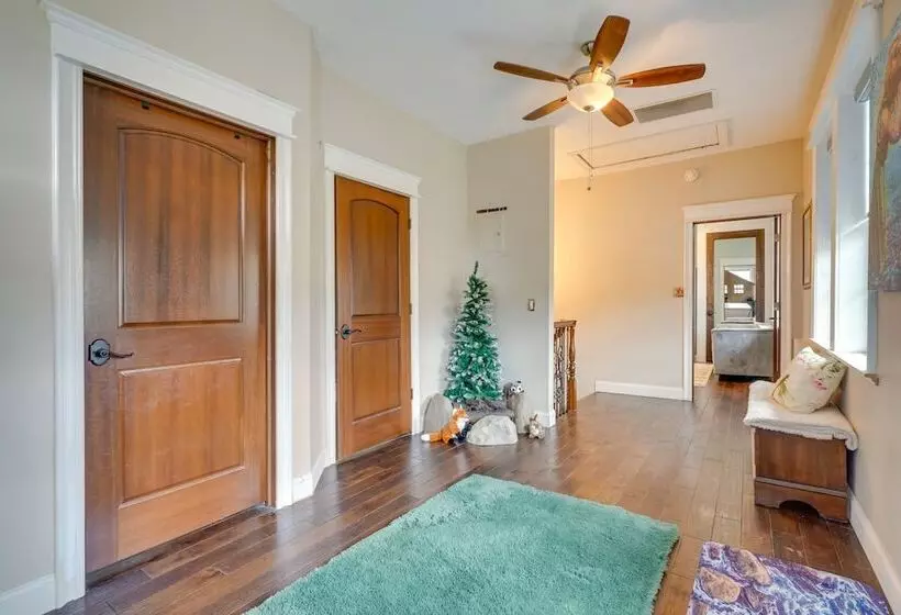 Large Family Home W/ Patios, Gas Grill + Fire Pit!