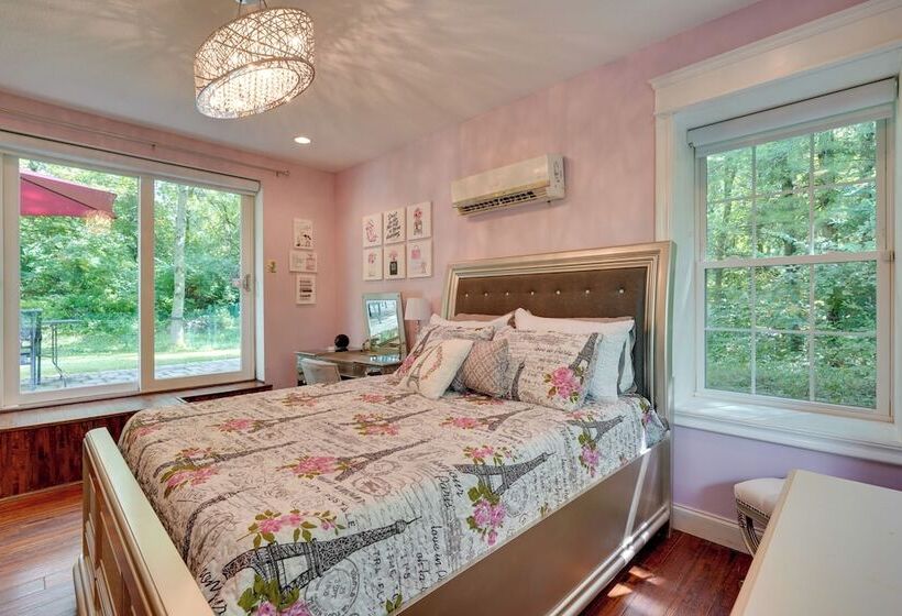 Large Family Home W/ Patios, Gas Grill + Fire Pit!