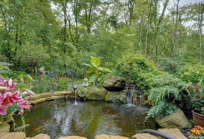 Large Family Home W/ Patios, Gas Grill + Fire Pit!