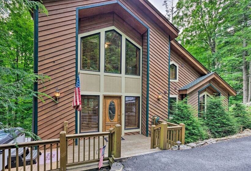 Lavish Beech Mountain Ski Cabin W/ Hot Tub!