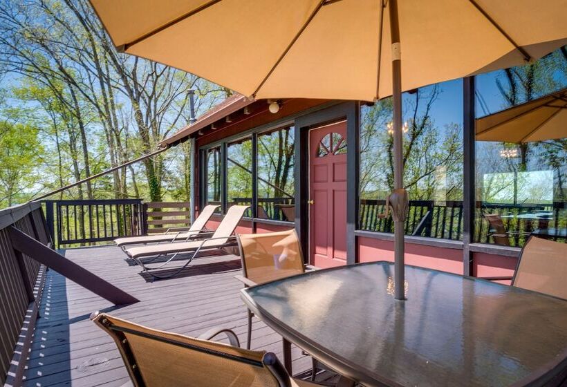 Ledge Lodge Burkesville Getaway: Pool & Views!