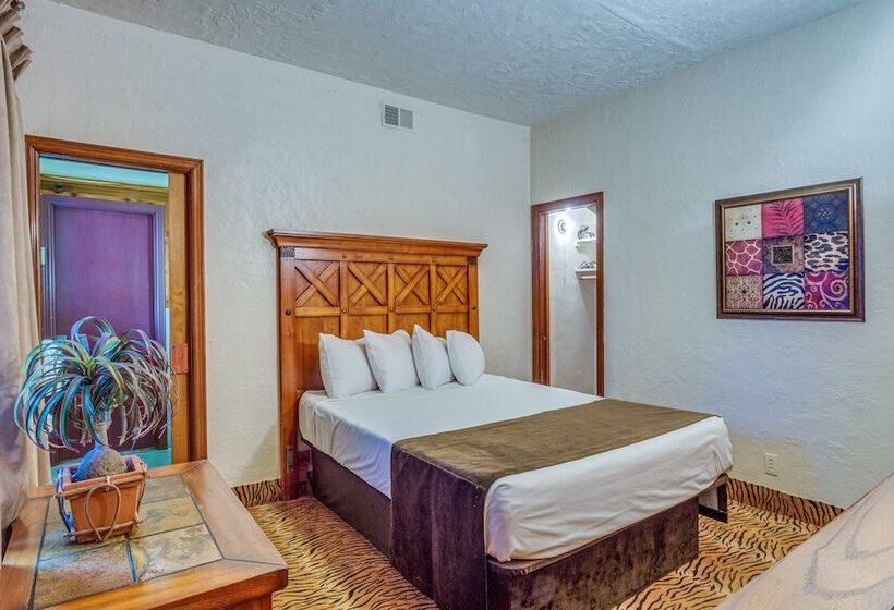 Ledge Lodge Burkesville Getaway: Pool & Views!