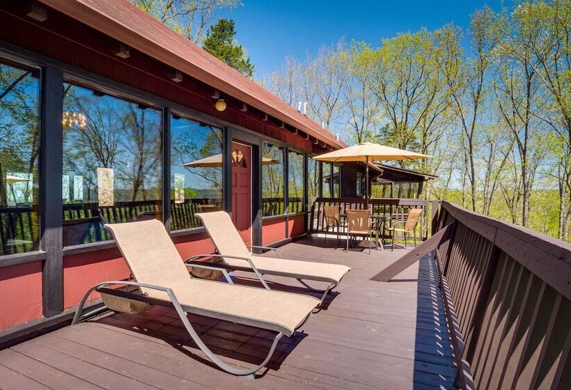 Ledge Lodge Burkesville Getaway: Pool & Views!