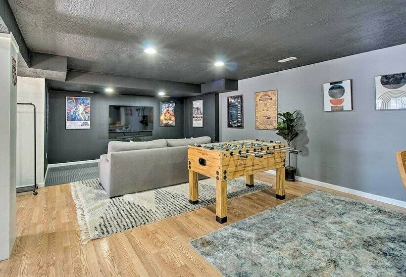 Linden Cabin W/ Hot Tub + Mountain Views!