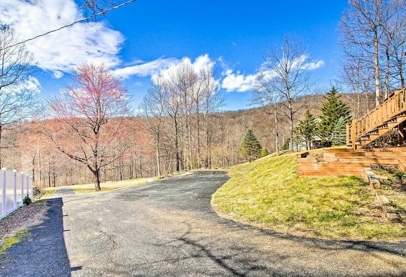 Linden Cabin W/ Hot Tub + Mountain Views!