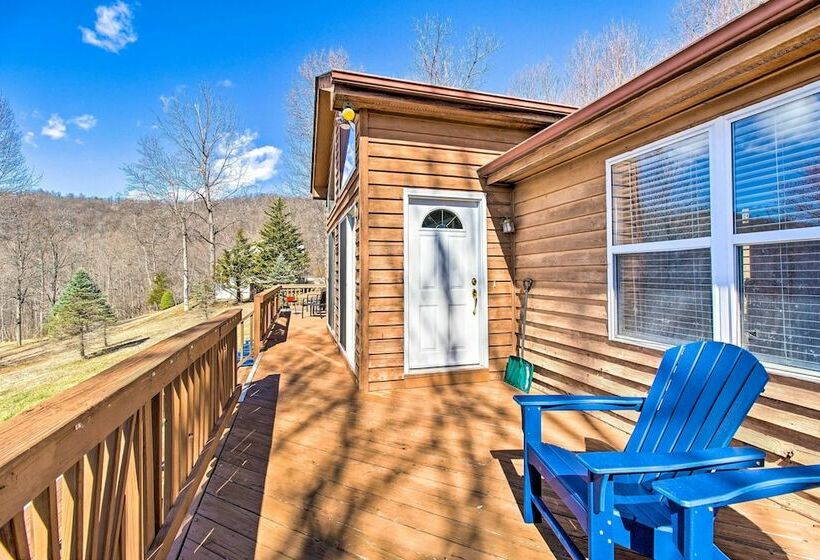 Linden Cabin W/ Hot Tub + Mountain Views!
