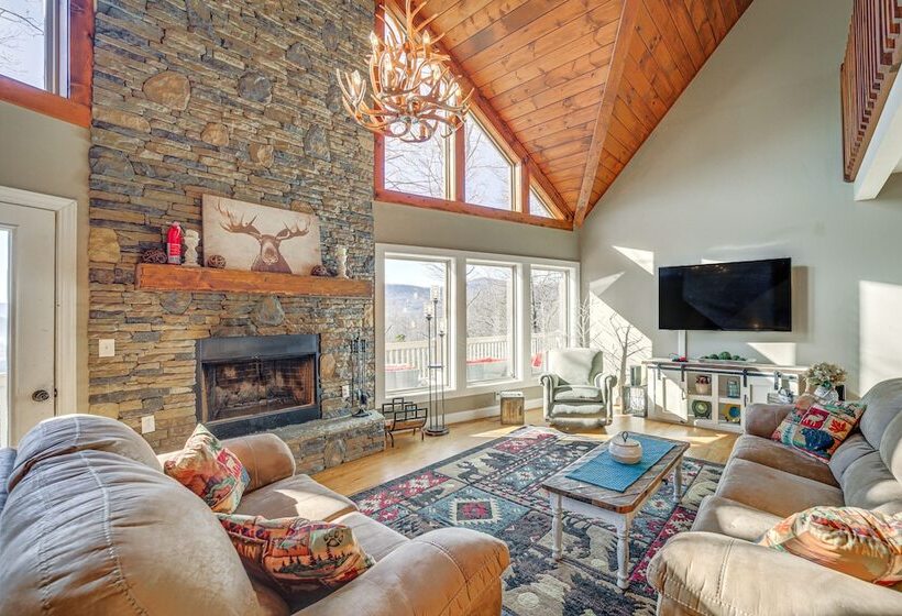 Luxurious Waynesville Family Home W/ Gorgeous View