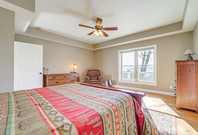 Luxurious Waynesville Family Home W/ Gorgeous View