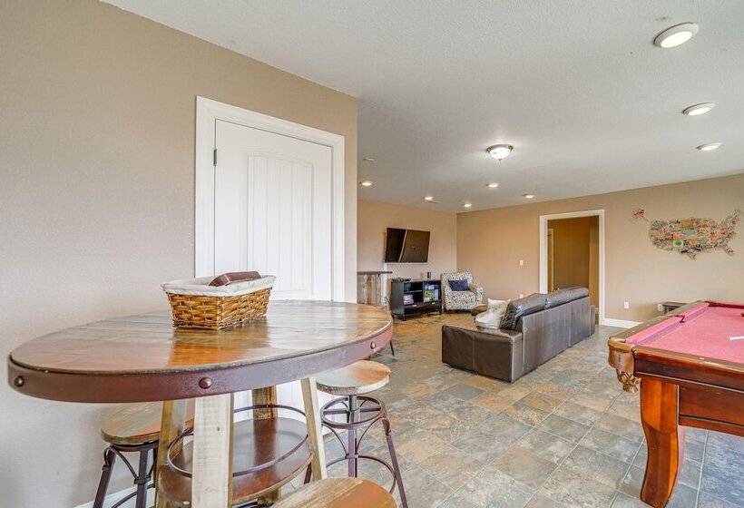 Luxurious Waynesville Family Home W/ Gorgeous View