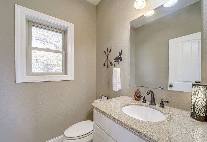 Luxurious Waynesville Family Home W/ Gorgeous View