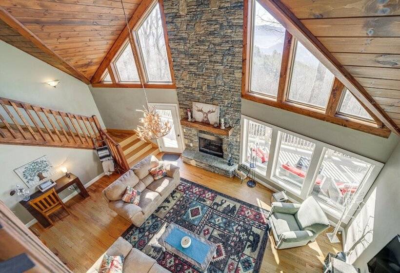 Luxurious Waynesville Family Home W/ Gorgeous View