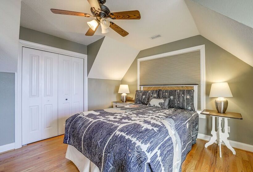 Luxurious Waynesville Family Home W/ Gorgeous View