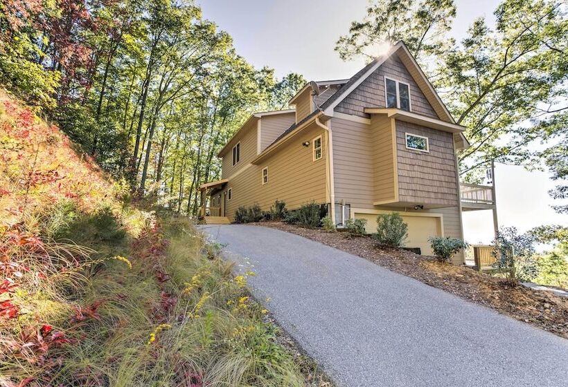 Luxurious Waynesville Family Home W/ Gorgeous View