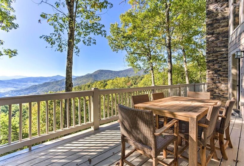 Luxurious Waynesville Family Home W/ Gorgeous View