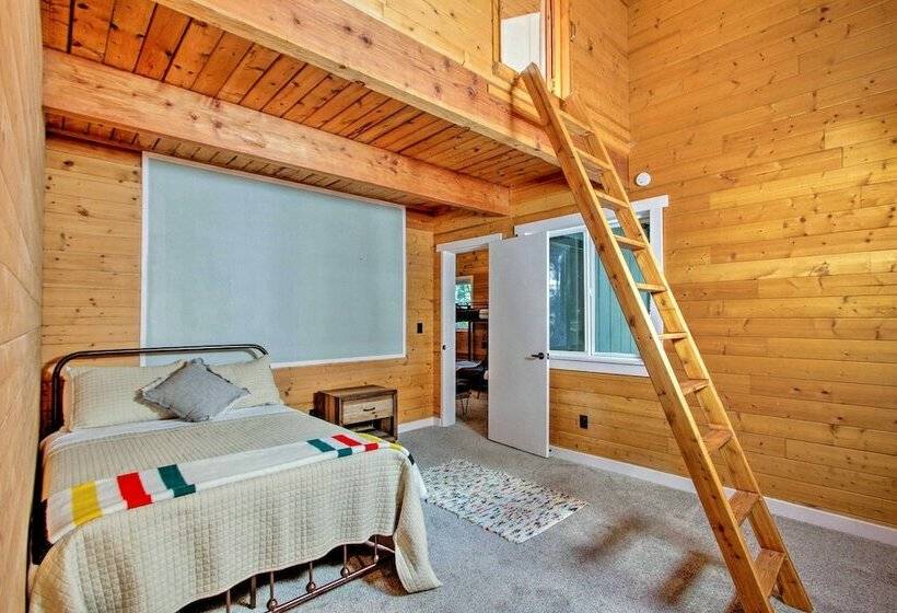 Modern Harstine Island Hideaway W/ Water Views!