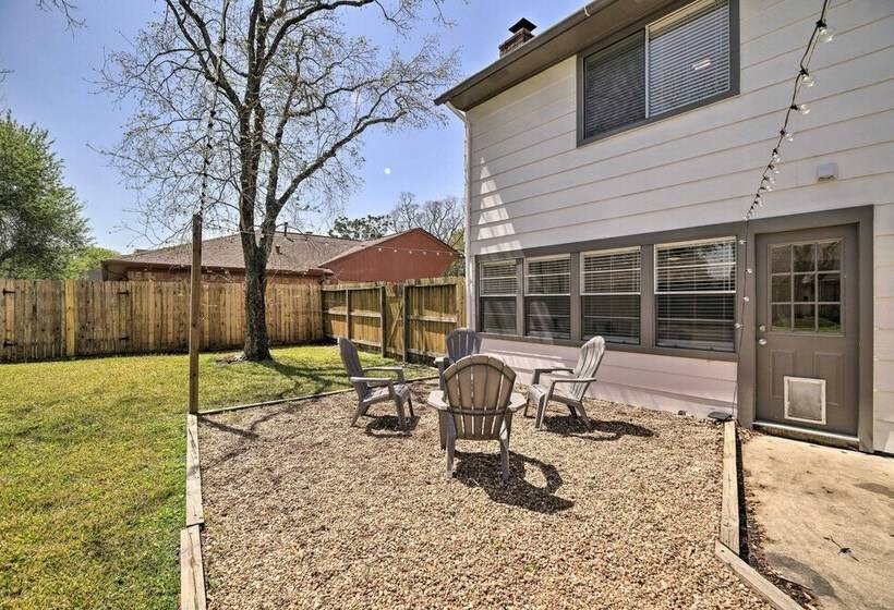 Modern House W/ Fireplace, Walk To Fishing!