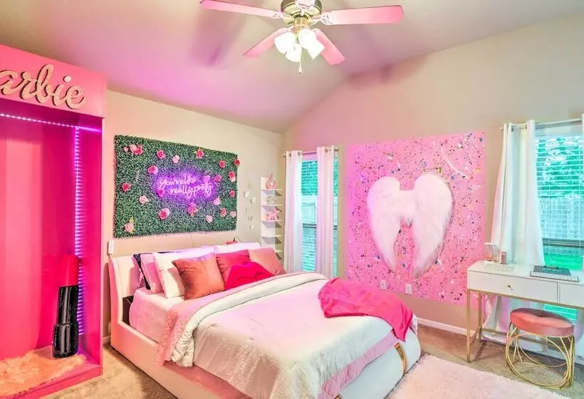 Temple Retreat: Game Room & Deck, Pets Welcome