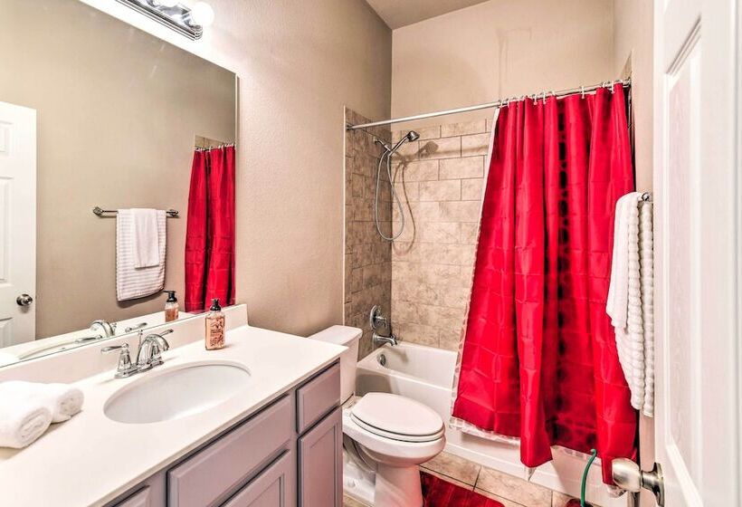 Temple Retreat: Game Room & Deck, Pets Welcome