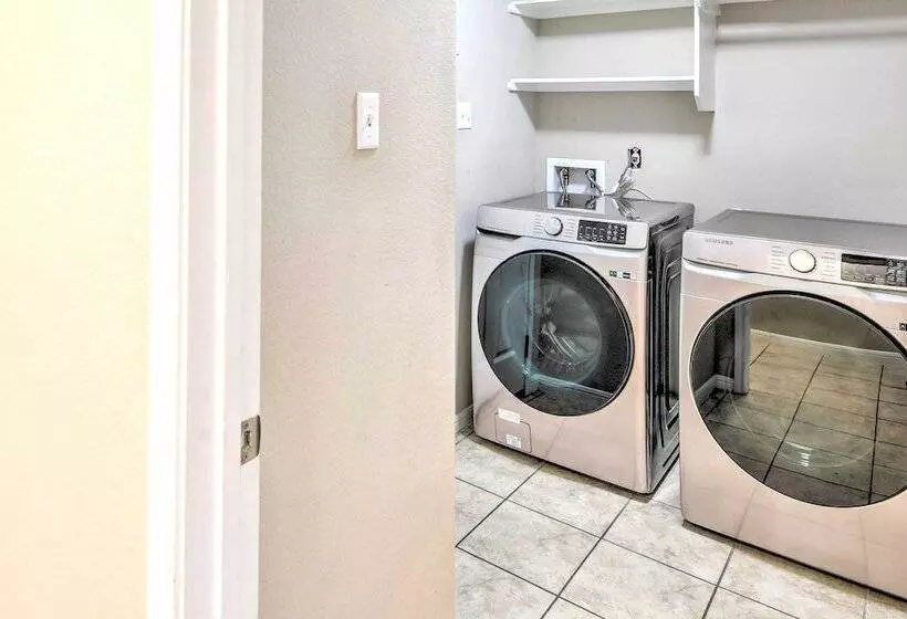 Temple Retreat: Game Room & Deck, Pets Welcome