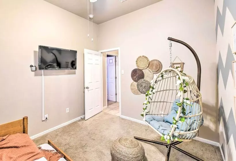 Temple Retreat: Game Room & Deck, Pets Welcome